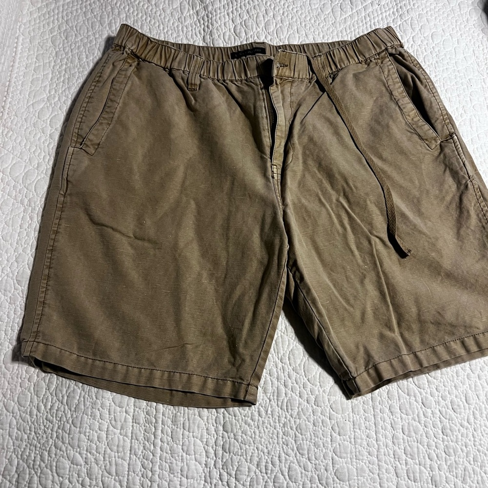 Men’s khaki lucky shorts, great shape size 34
